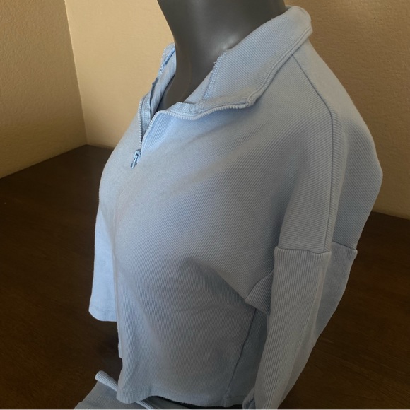 blue sweater - Picture 6 of 9